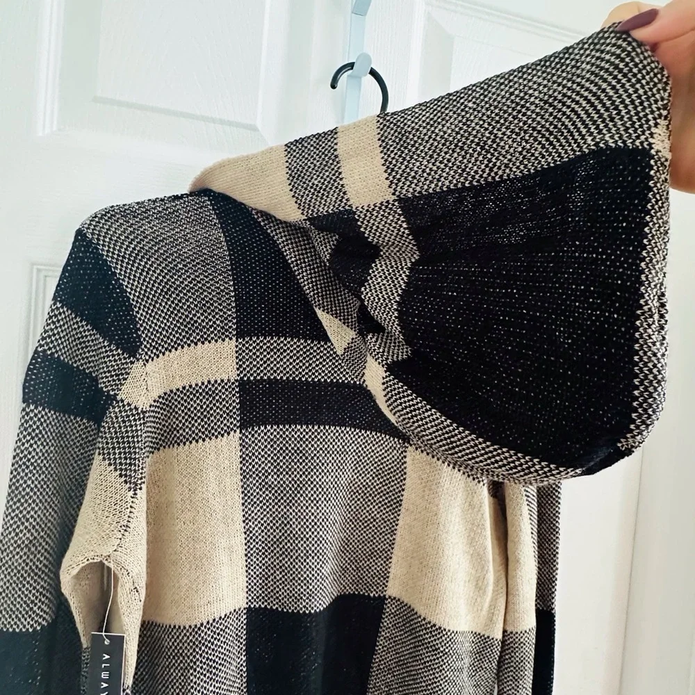 Absolutely Famous Checkered Cape in Black and Cream - Picture 7 of 7